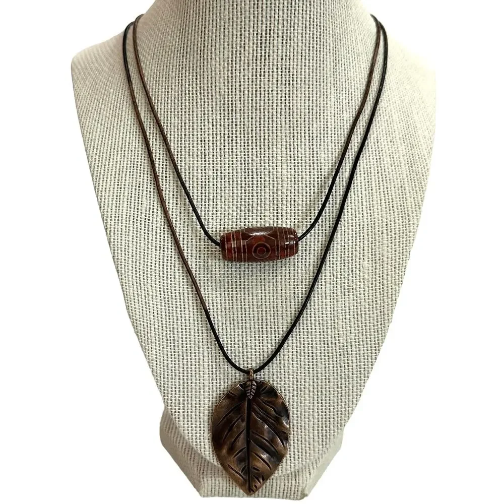2 separate necklaces metal leaf antique copper‎ pendant and Barrel pendant. - Picture 2 of 7